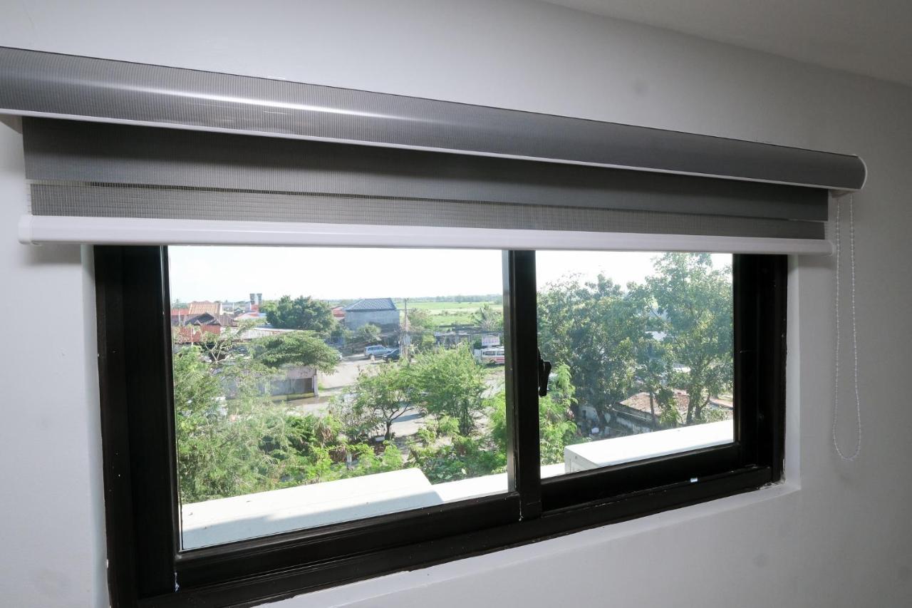 Rosey Hotel Cabanatuan City Exterior foto
