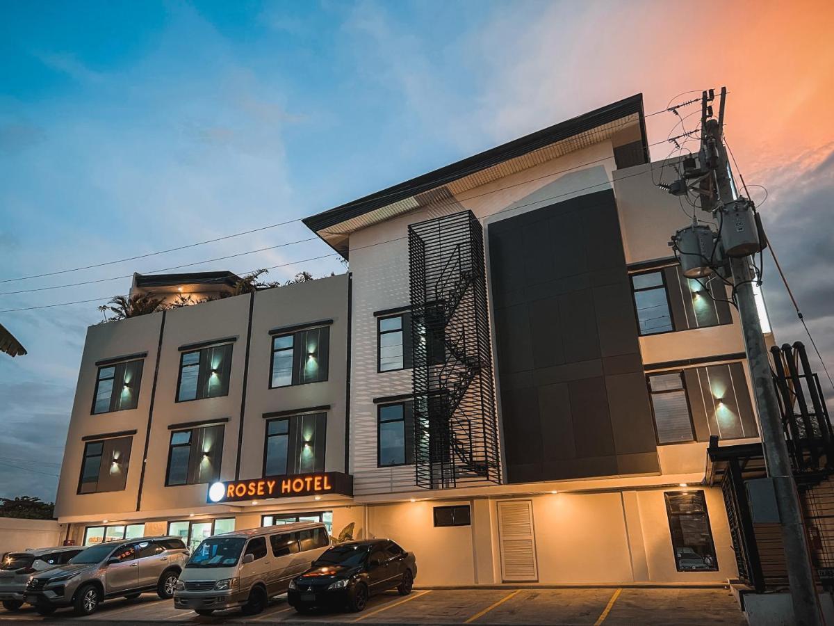 Rosey Hotel Cabanatuan City Exterior foto