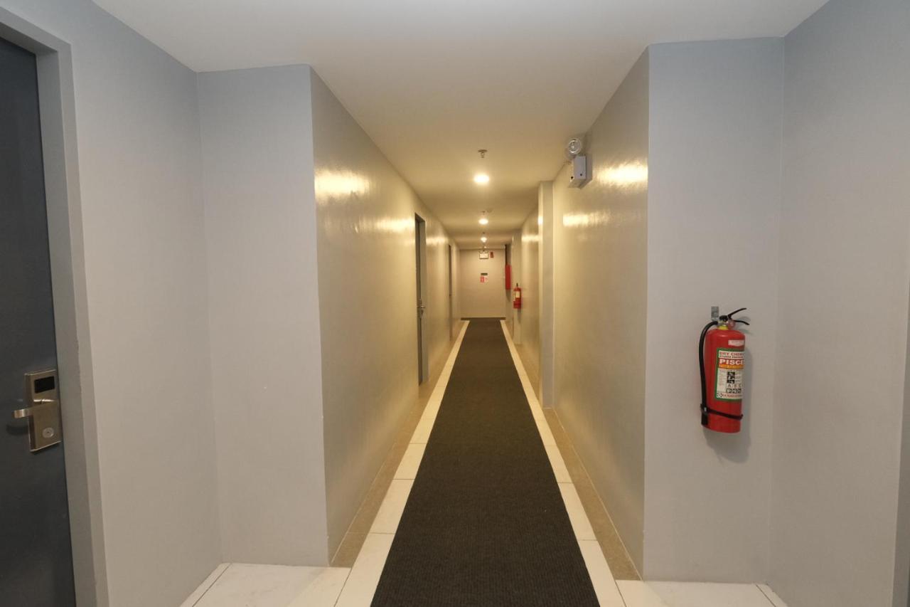Rosey Hotel Cabanatuan City Exterior foto